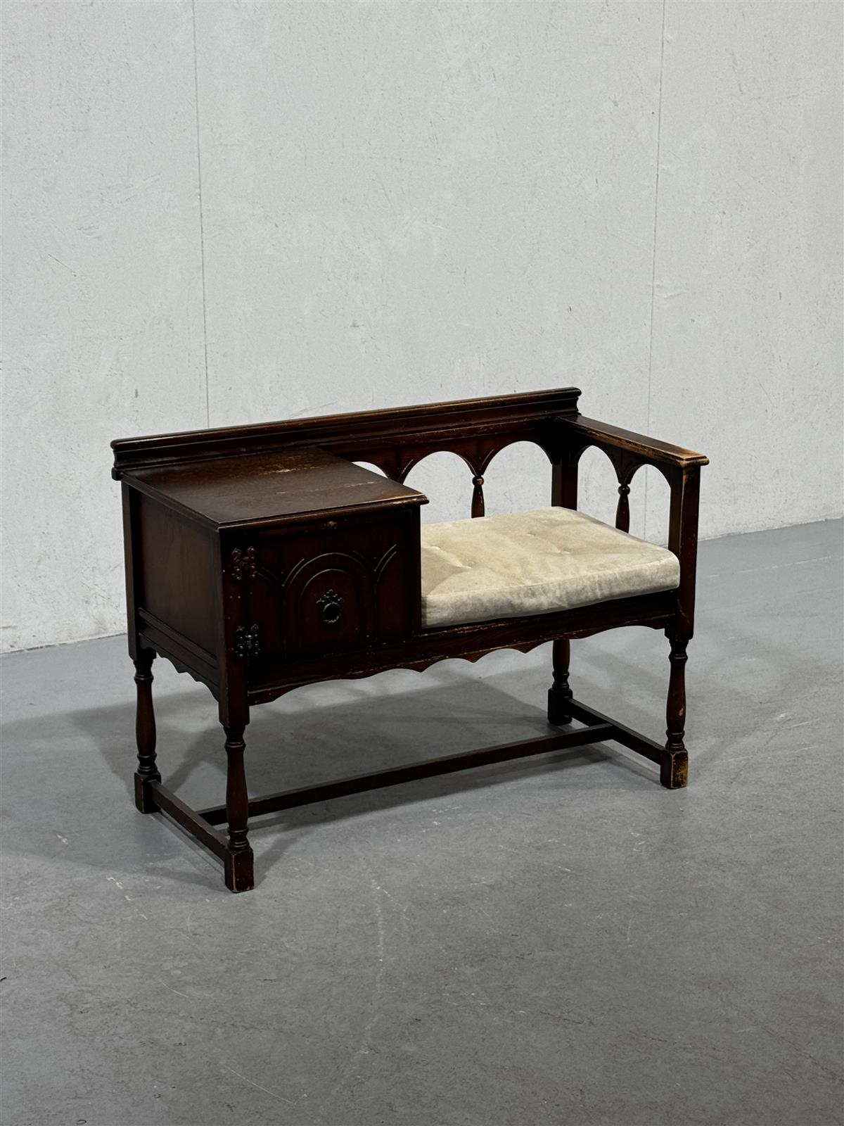 Vintage puhelinpenkki