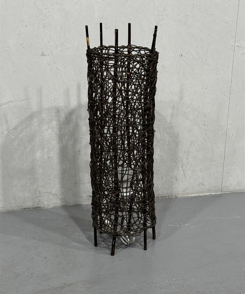 Rustiikki lattiavalaisin punottu