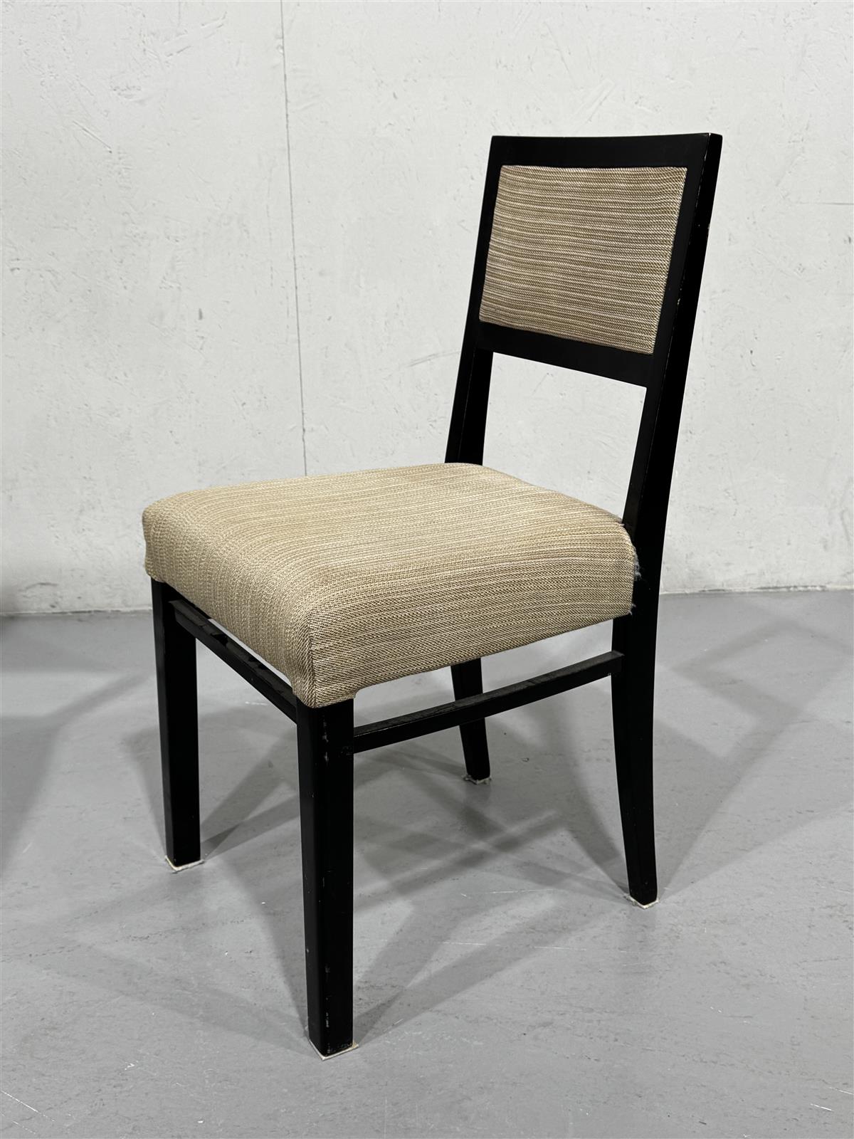 Moderni tuoli (4kpl) musta