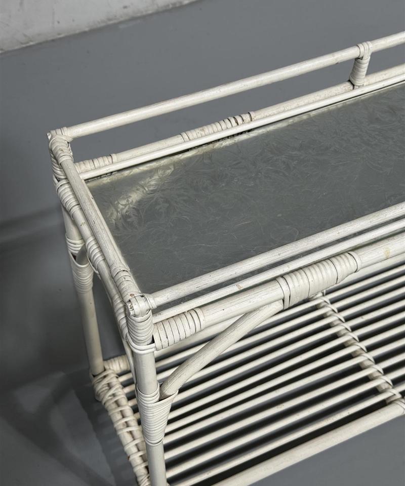 Rottinki kukkataso hyllykkö