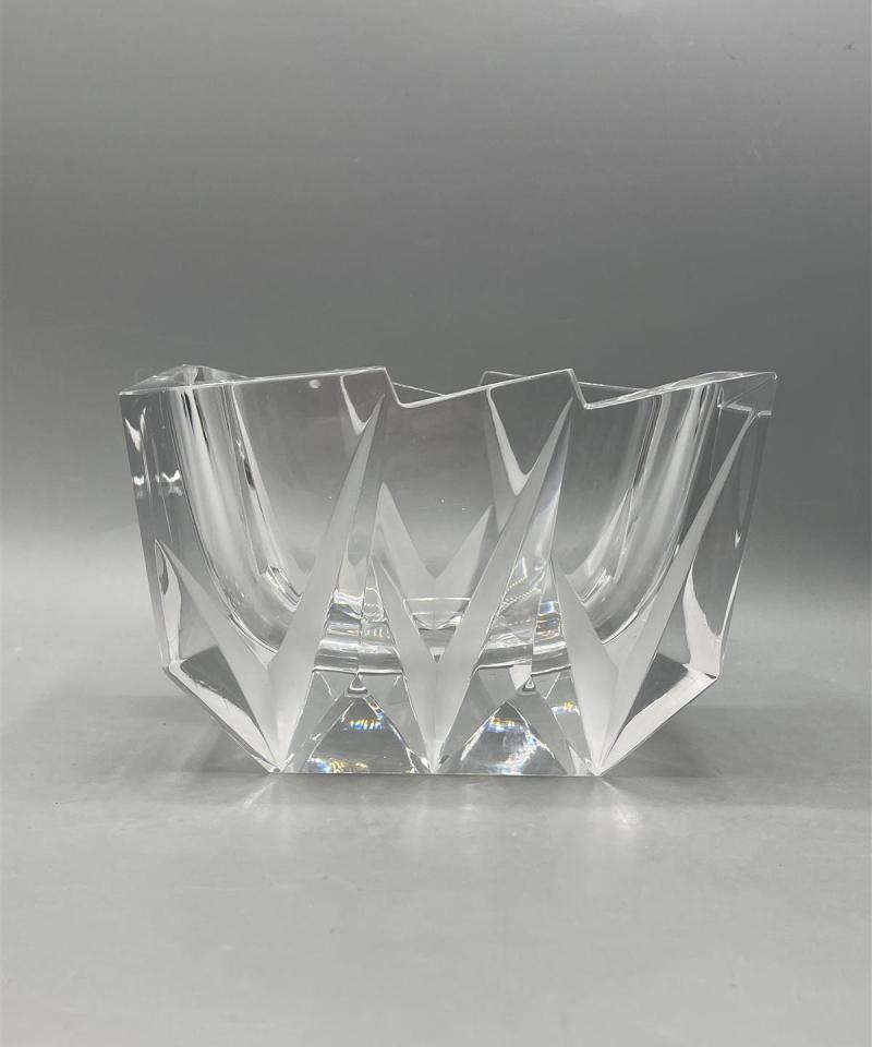 Riihimäen lasi taidelasi Hakas-malja, Erkkitapio Siiroinen