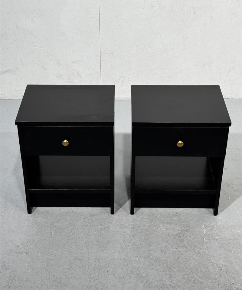 Yöpöytä puu (2kpl) musta