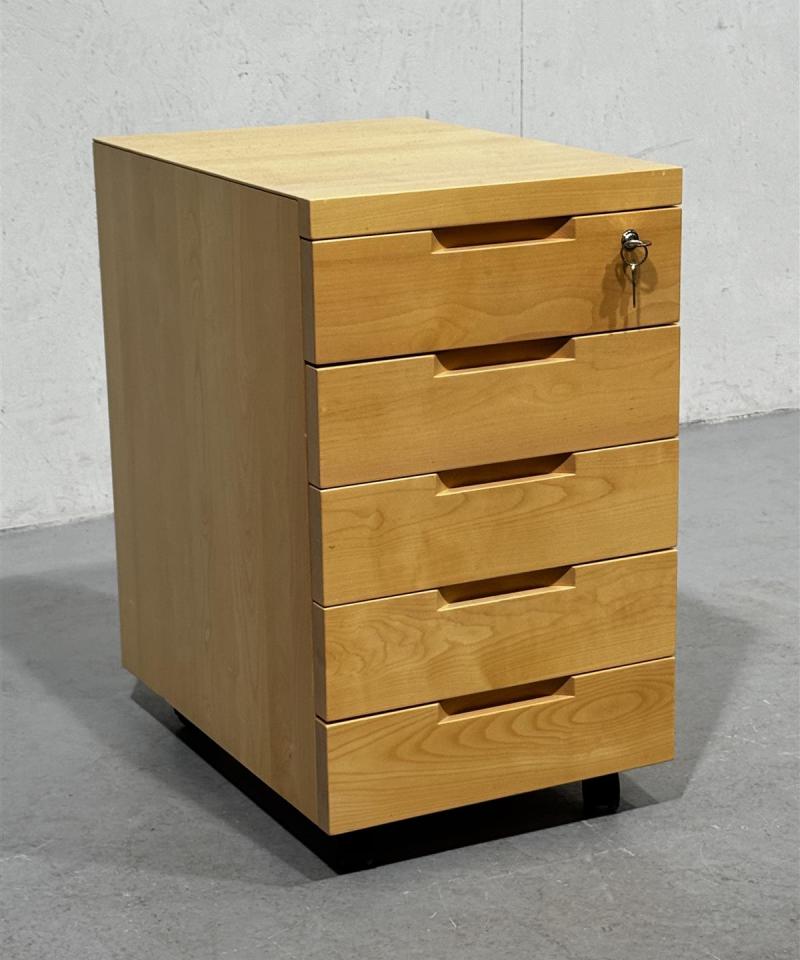 Artek 297 laatikosto pyörillä