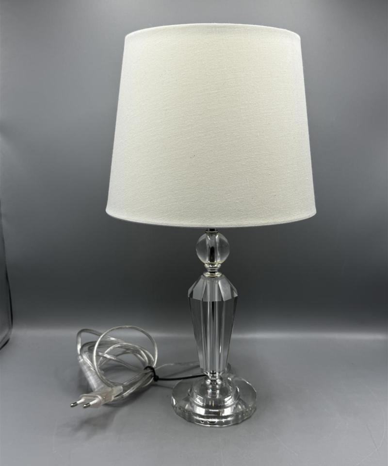 Sessak pöytävalaisin kirkas