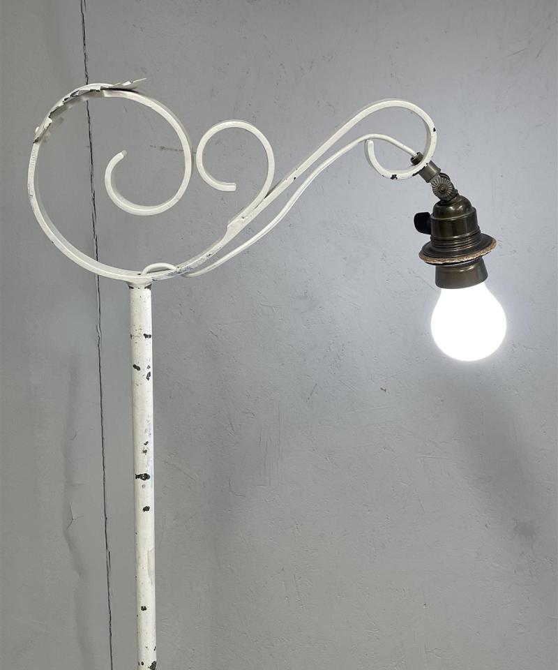 Vintage Rustiikki lattiavalaisin