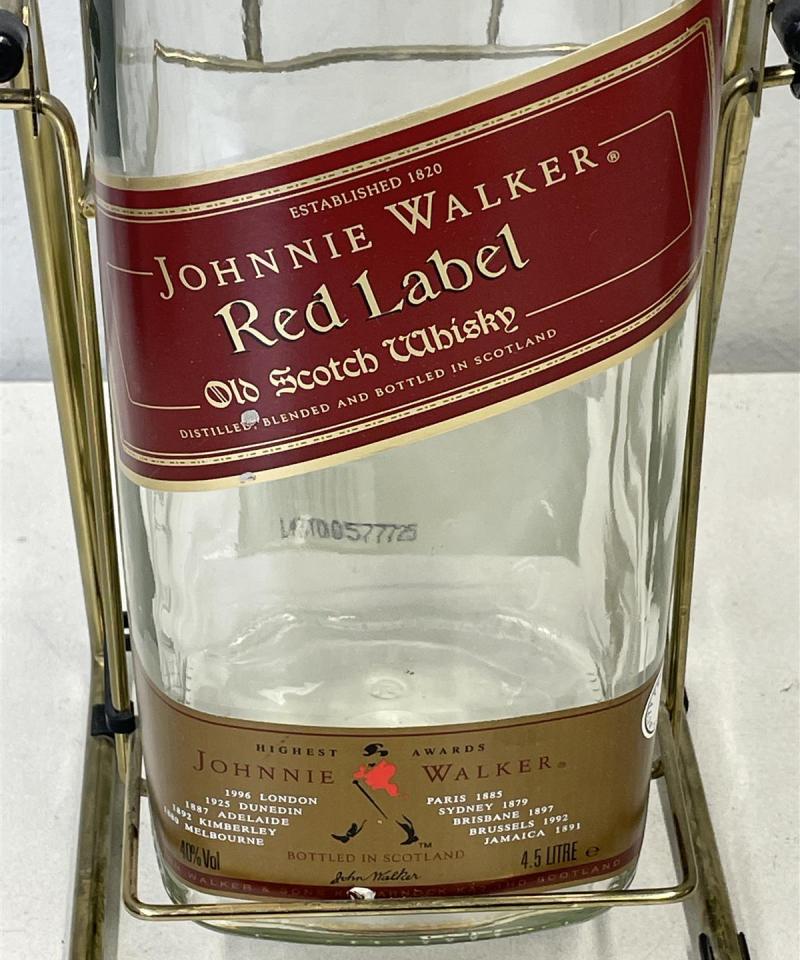 Johnnie Walker Red Label pullo 4,5-litraa telineessä