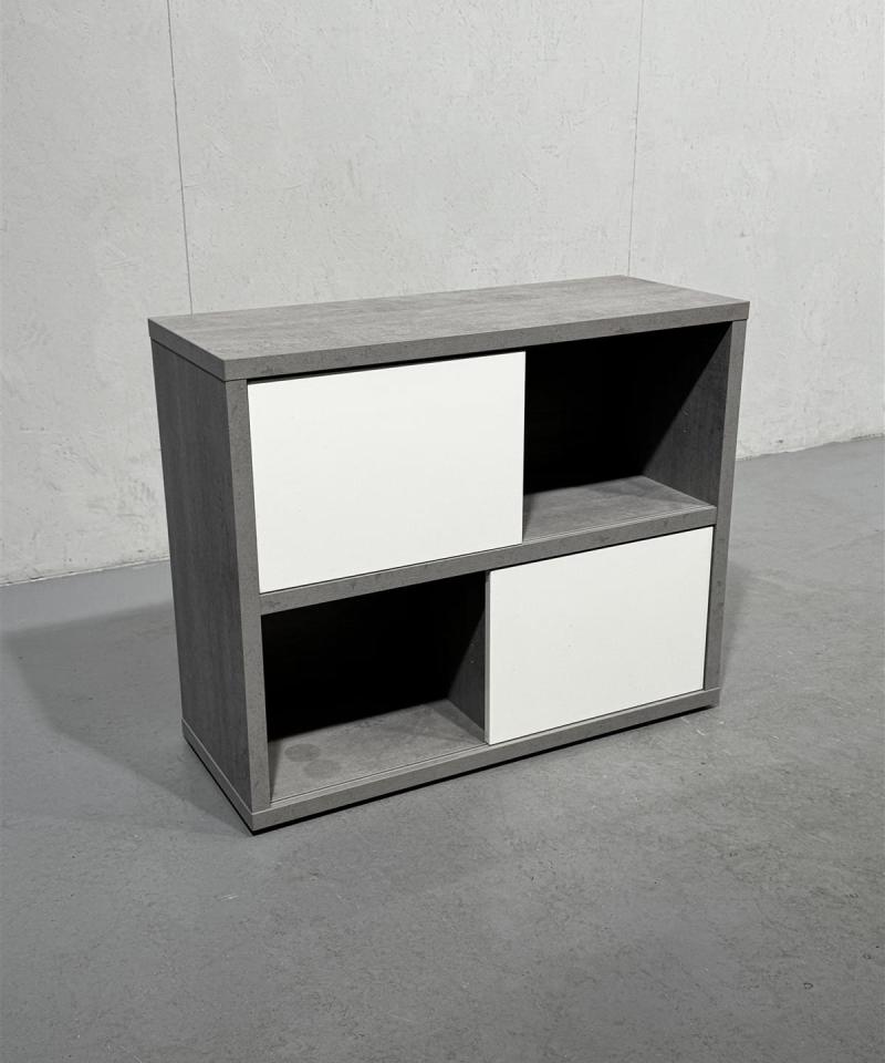 Jysk Ullits harmaa hyllykkö liukuovilla