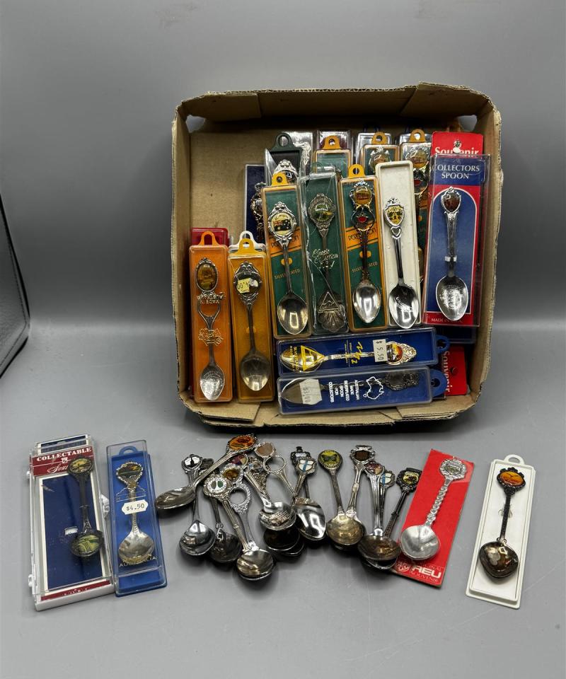 Matkamuistolusikat eri maista