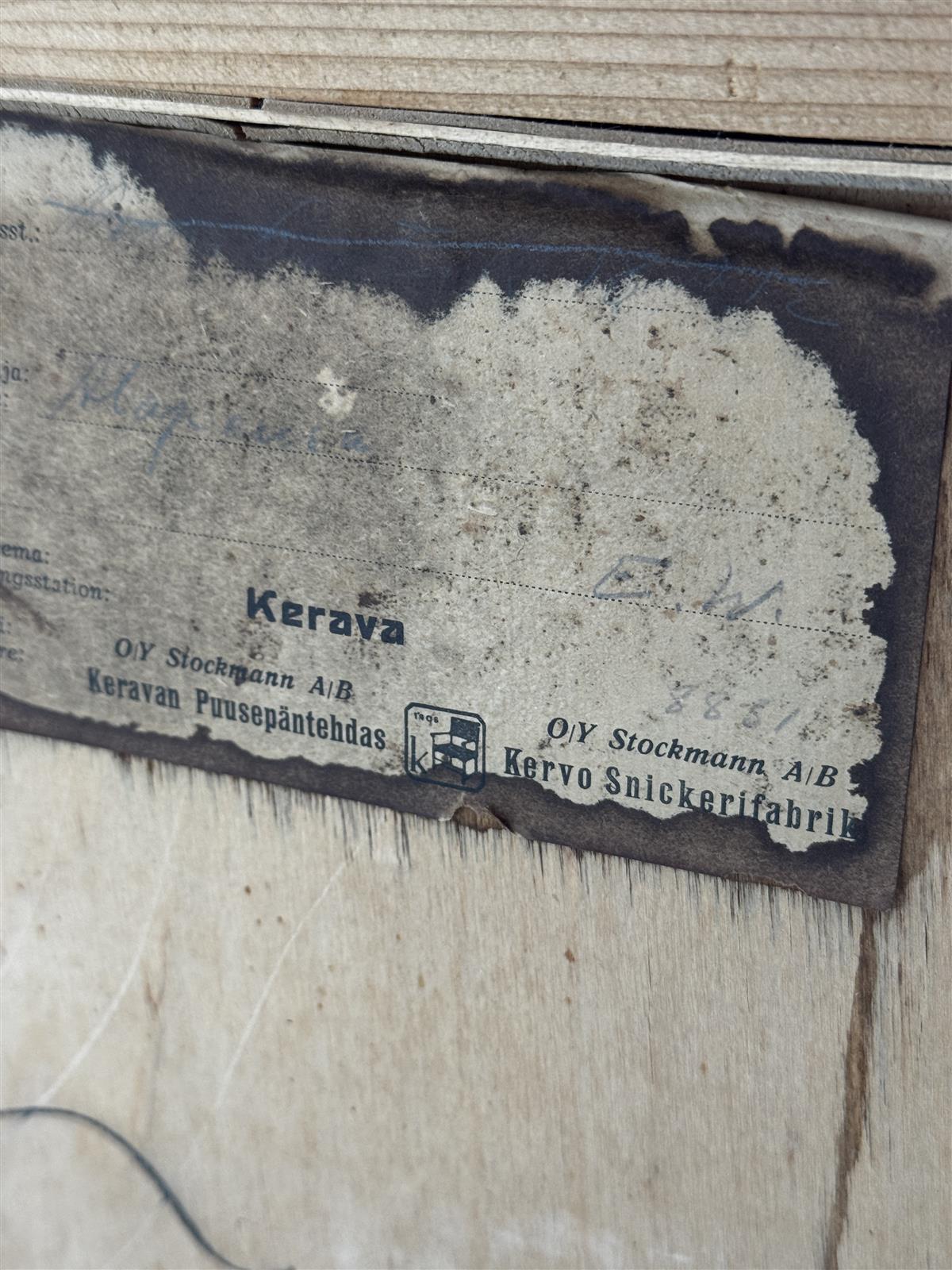 Keravan puusepäntehdas puuhylly