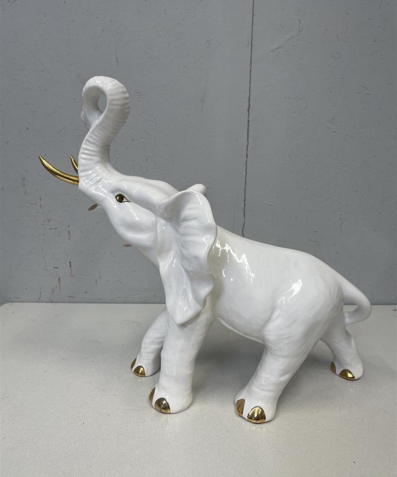 Posliininen Norsu patsas