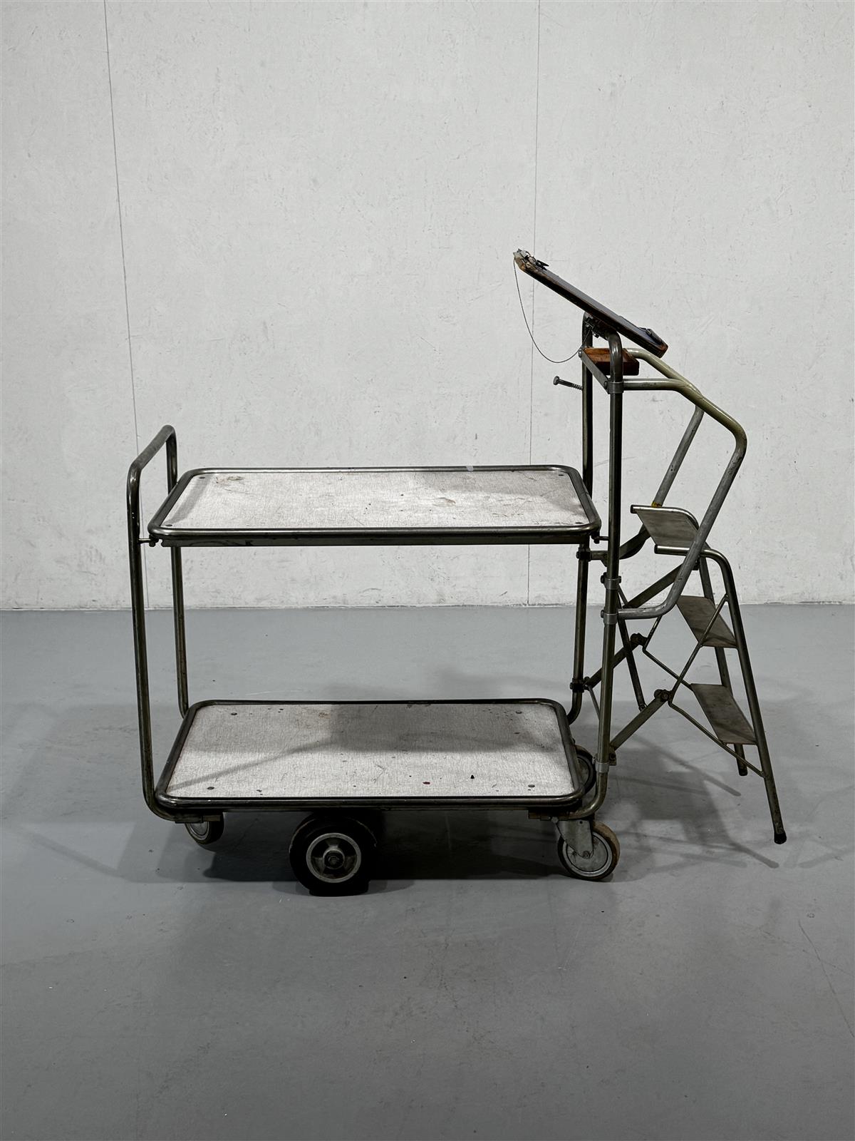 Teollinen keräilykärry