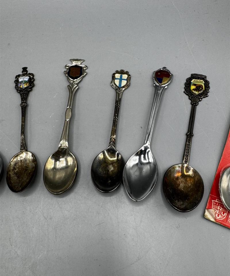 Matkamuistolusikat eri maista