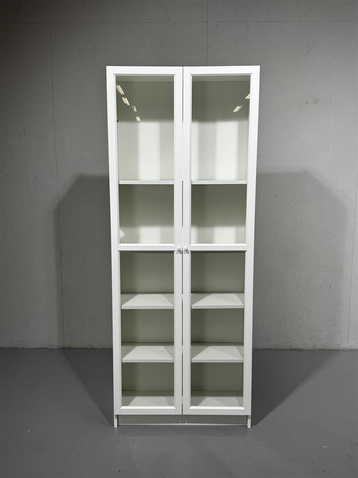 Ikea Billy valkoinen vitriinikaappi