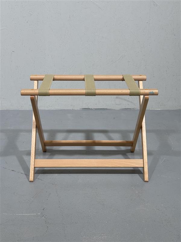 Aris matkalaukkuteline, Italia