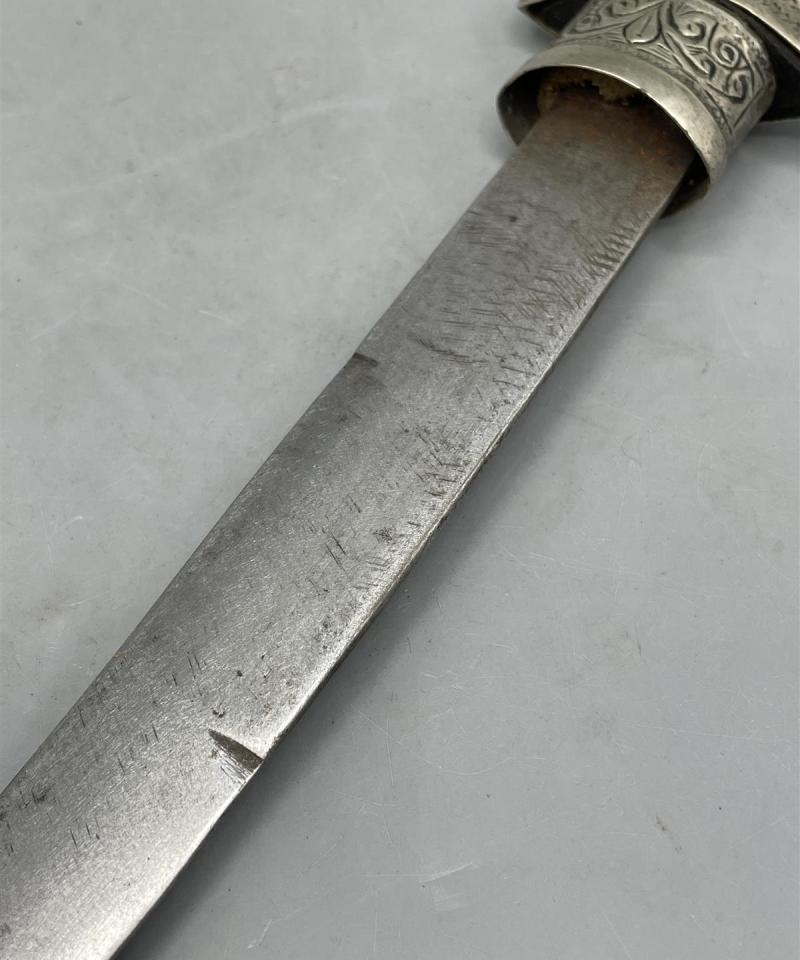 Vintage Koristeellinen tikari