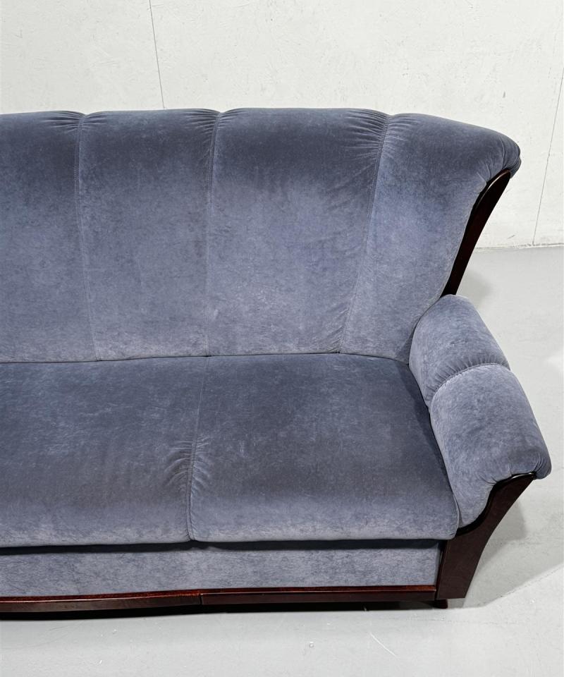 Sininen "simpukka" sohva