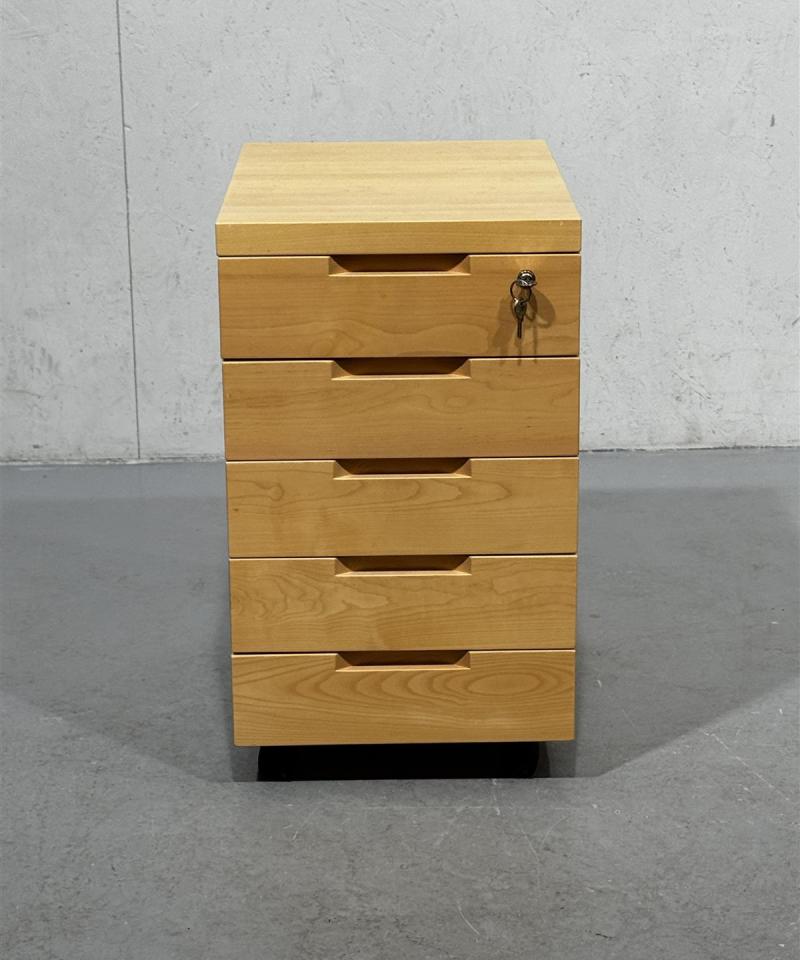 Artek 297 laatikosto pyörillä