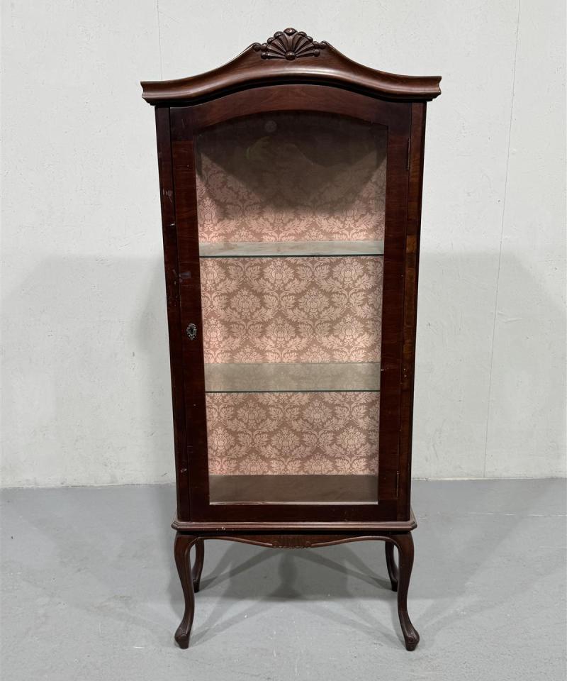 Rokokoo vitriinikaappi