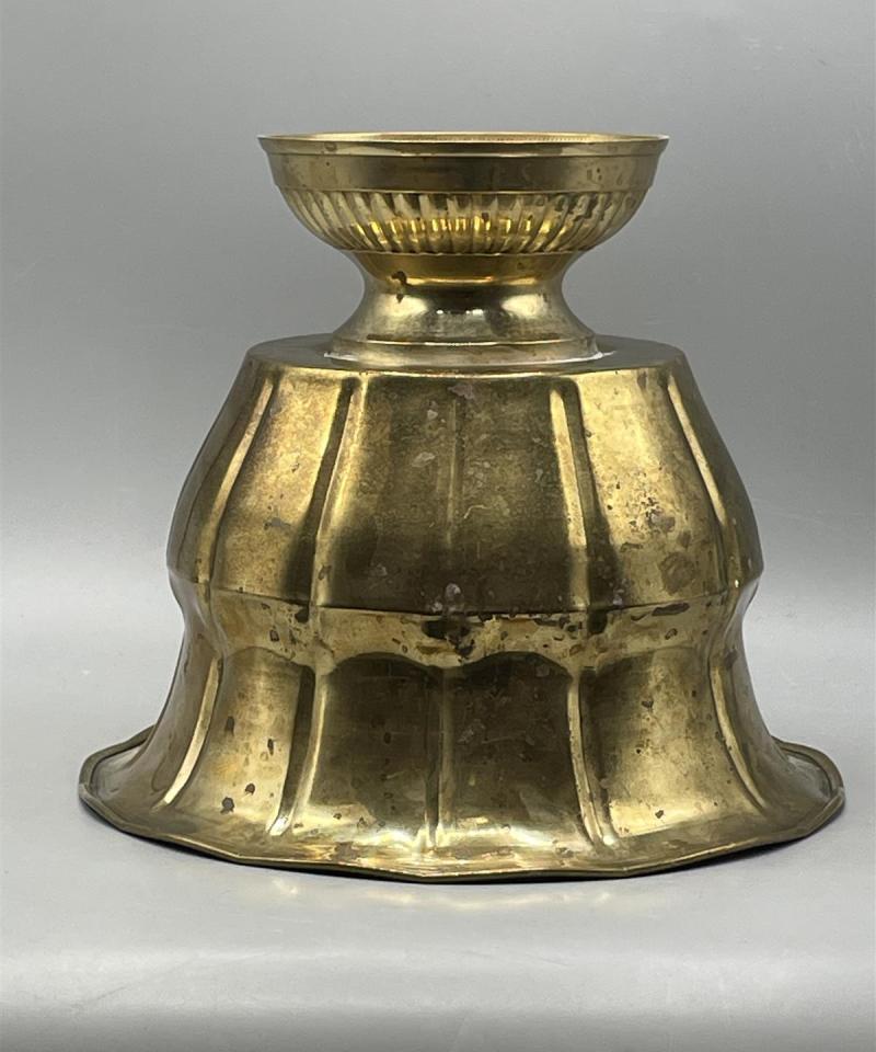 Vintage messinkinen maljakko