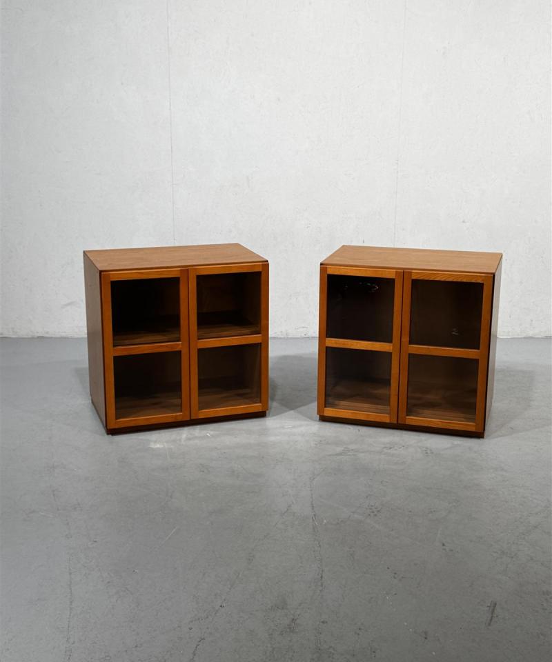 Puukaapit (2kpl) lasiovilla