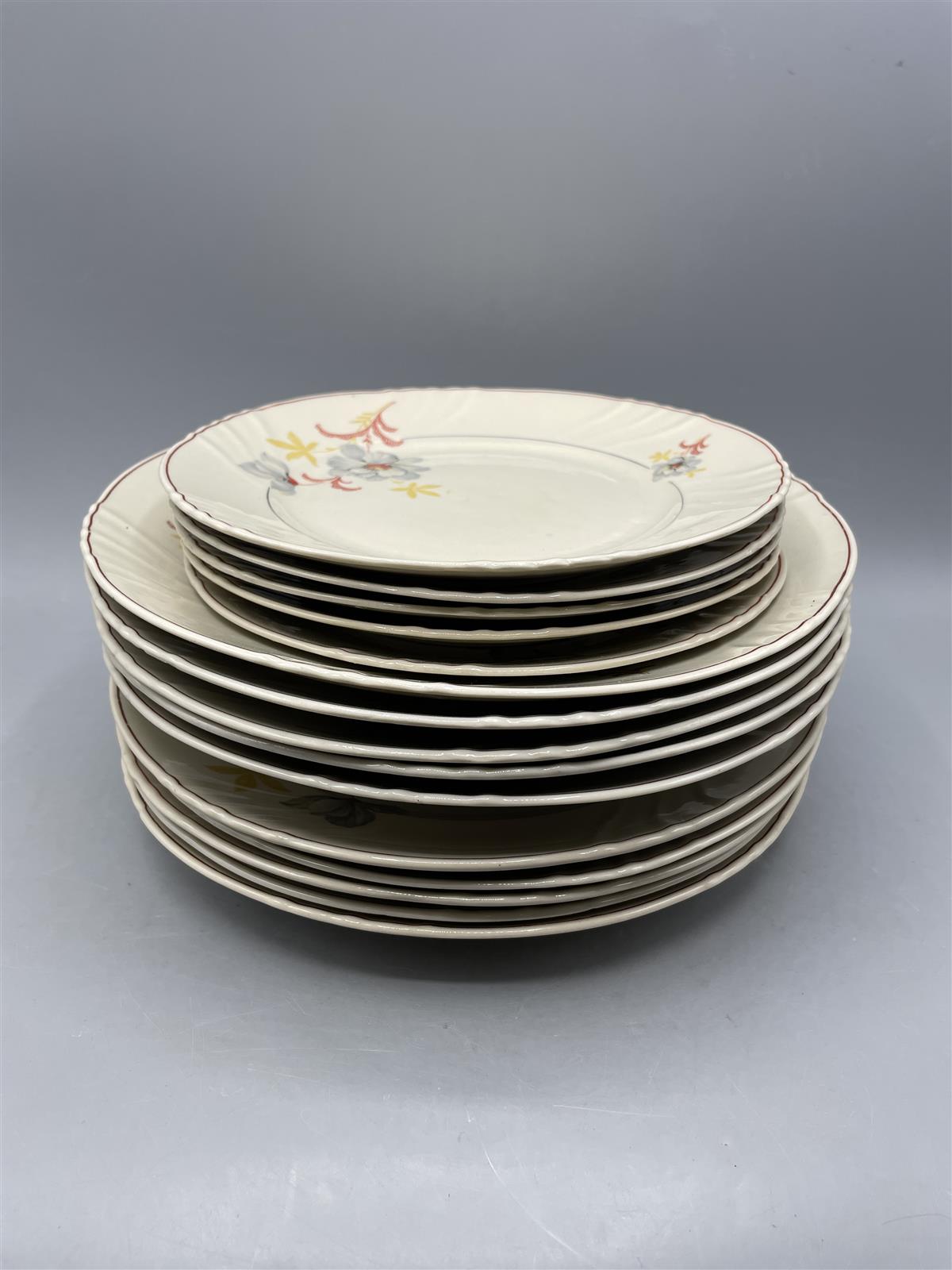 Arabia ARA Mainikki lautaset 15-osaa