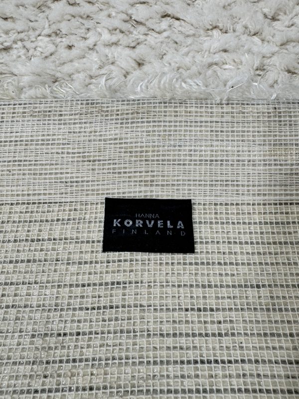 Hanna Korvela (pesty) lampaanvilla 160x202 Majore matto