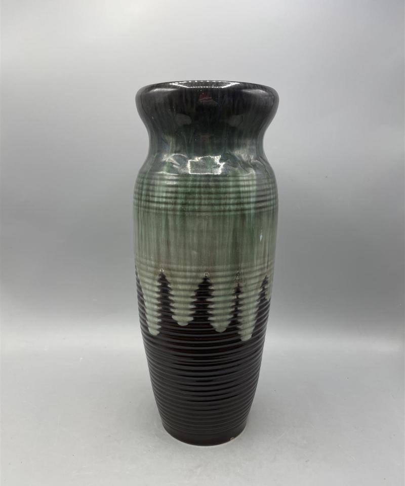 Keraaminen kukkamaljakko