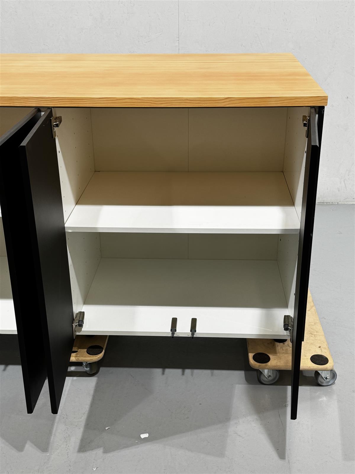 Keittiösaareke puutasolla 164x90 alakaapit