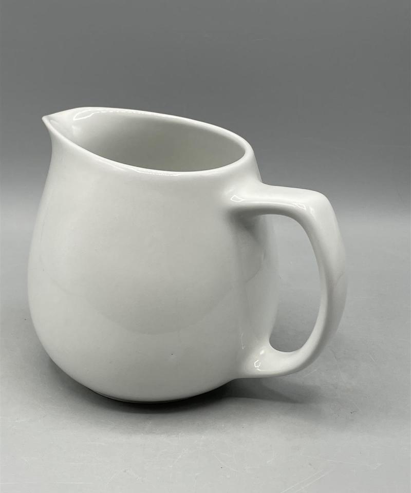 Arabia valkoinen kannu B1 malli, Kaj Franck