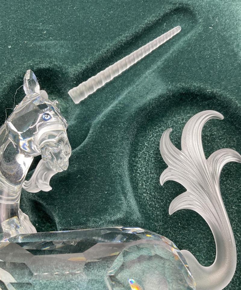 Swarovski kristalli yksisarvinen figuuri
