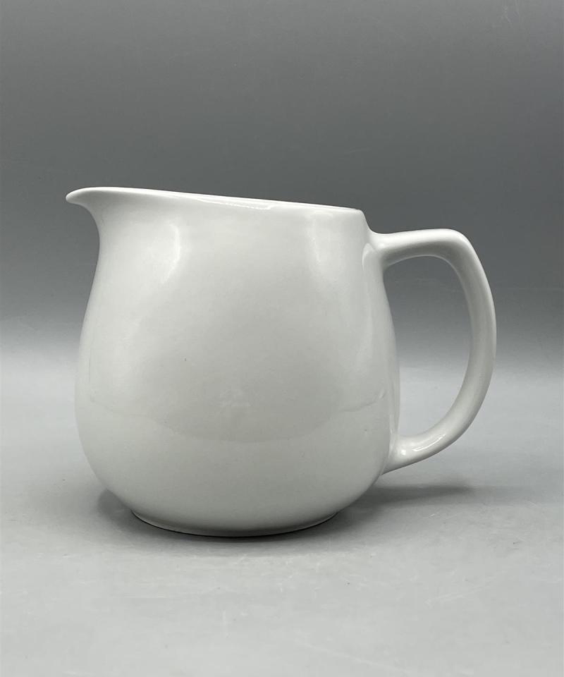 Arabia valkoinen kannu B1 malli, Kaj Franck