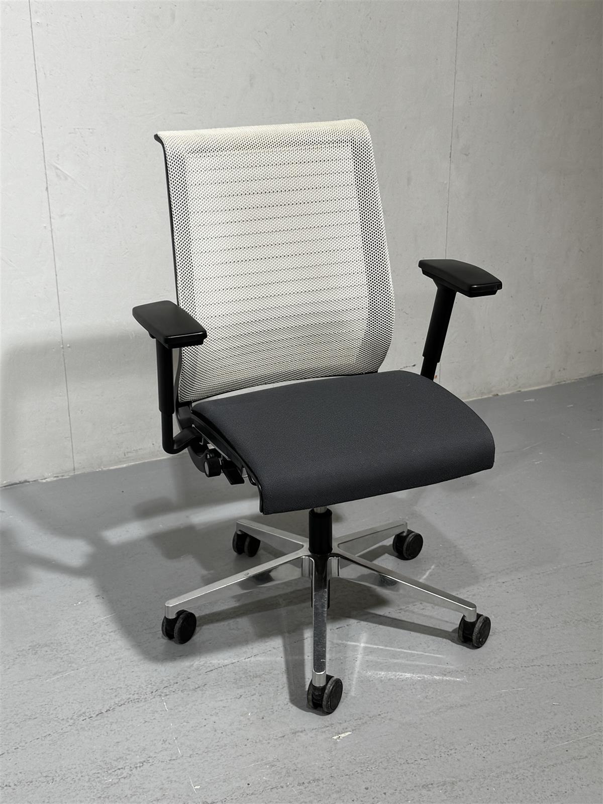 Steelcase Think työtuoli