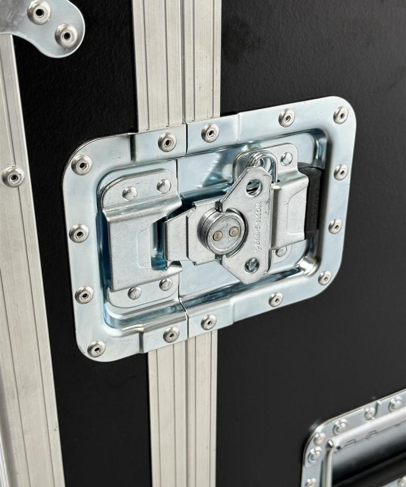 Penn Elcom kuljetuslaatikko