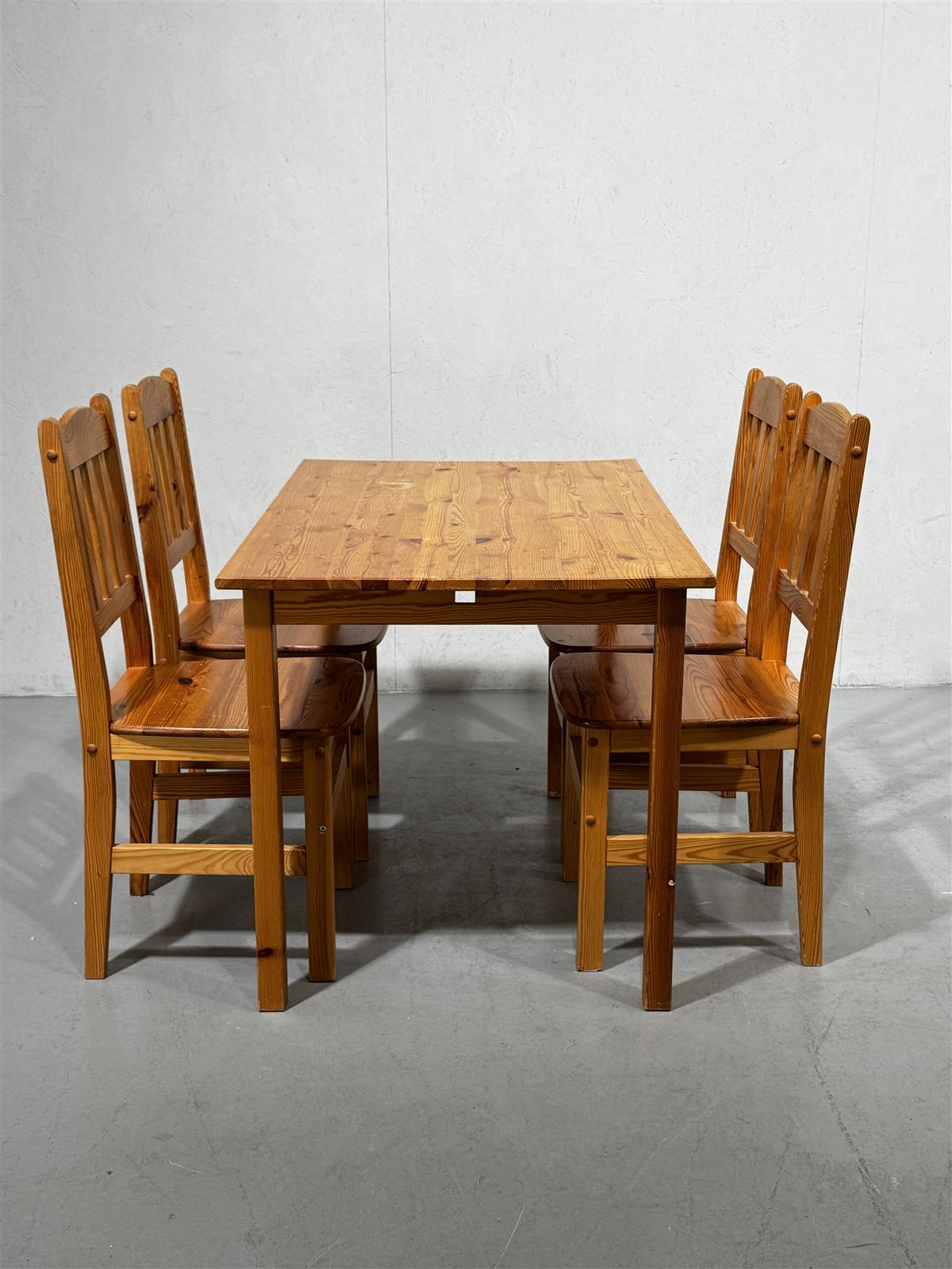 Ruokaryhmä pöytä ja tuolit (4kpl) mäntypuu