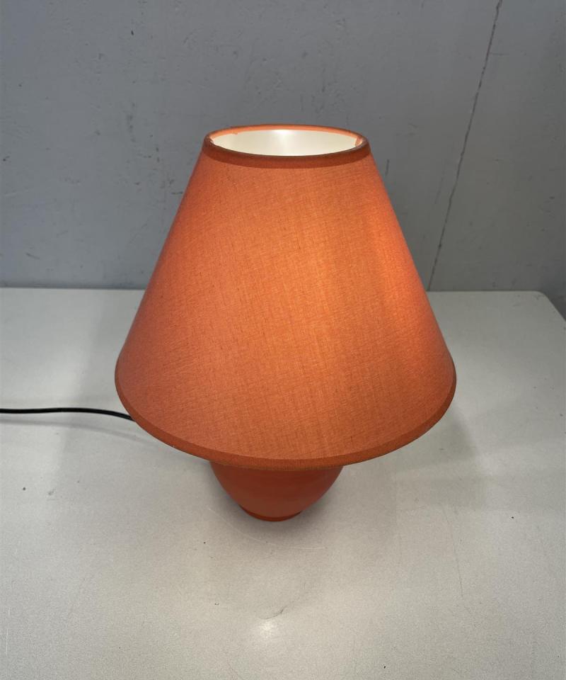 Massive oranssi pöytävalaisin