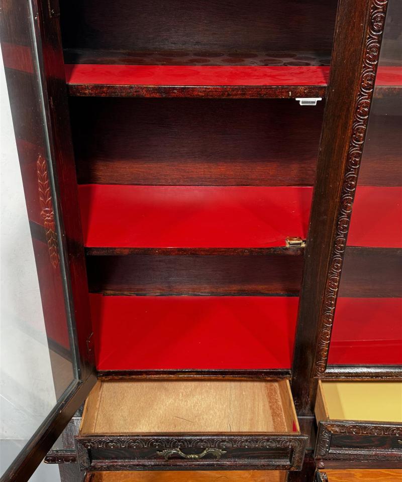 Rustiikkinen vitriinikaappi