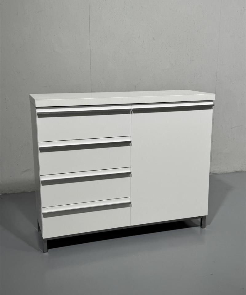 Valkoinen senkki 110cm