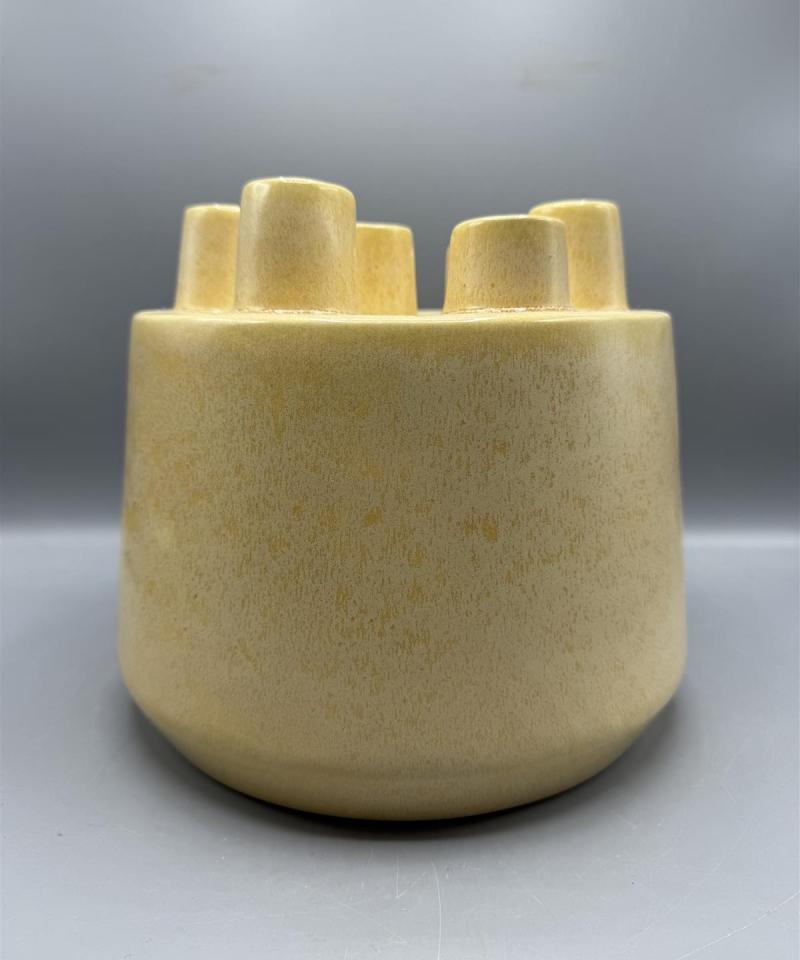 Keraaminen maljakko 7 kukkaa