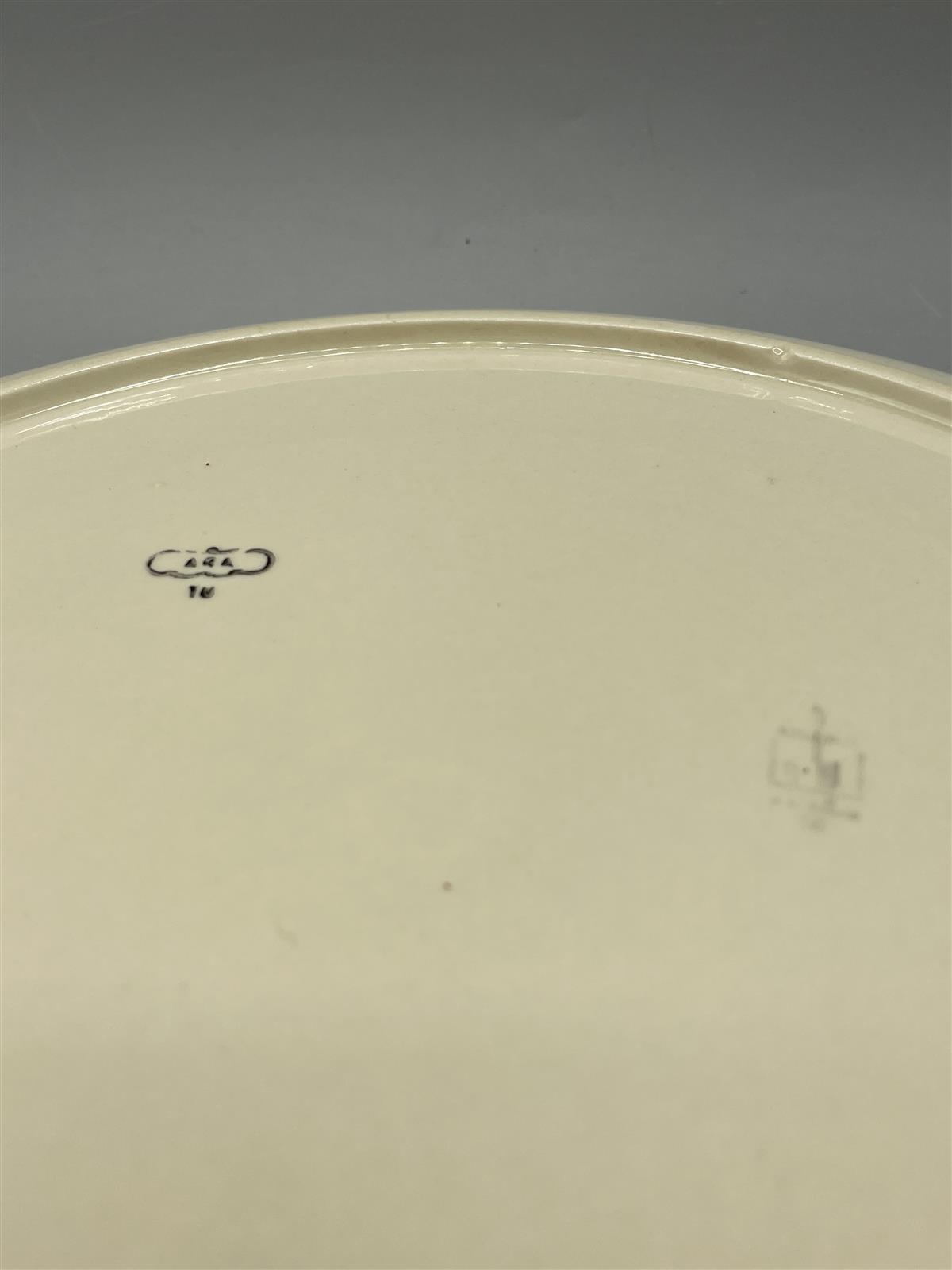 Arabia ARA Mainikki tarjoilulautanen, piippuleima