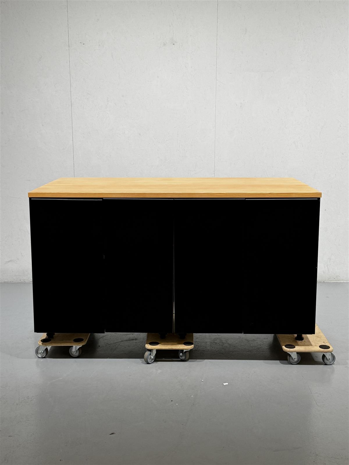 Keittiösaareke puutasolla 164x90 alakaapit