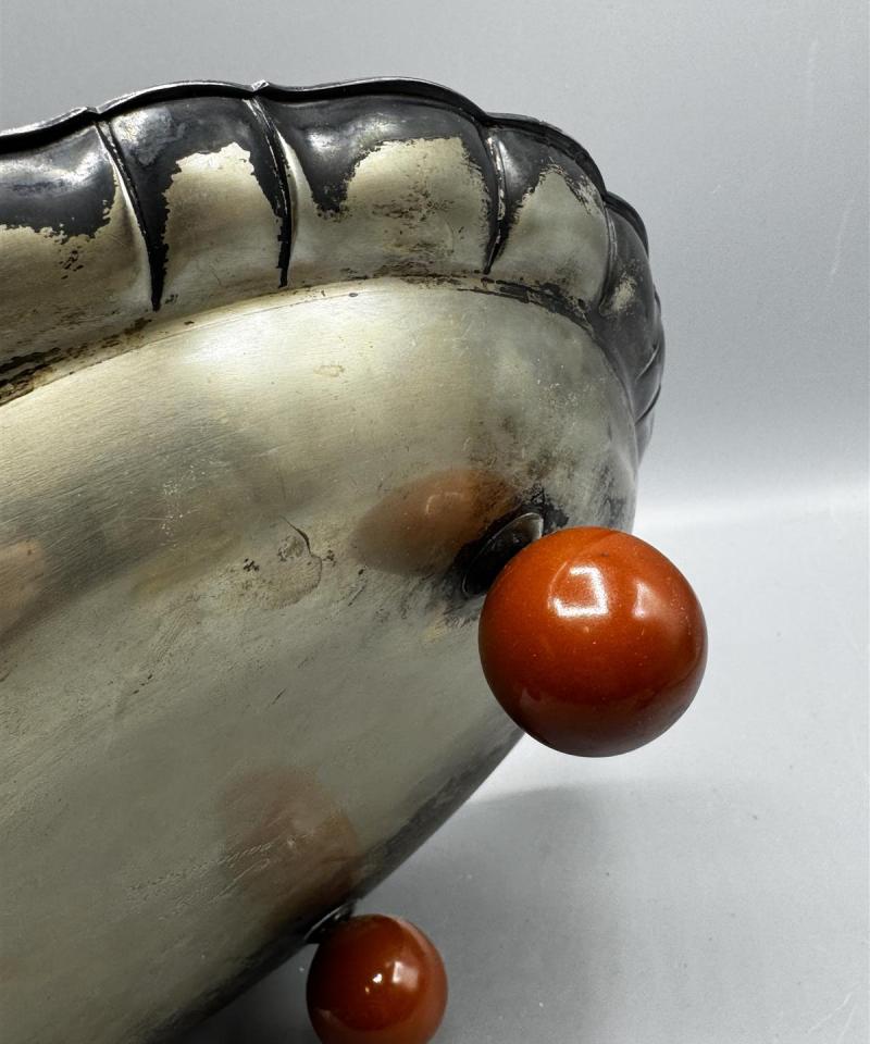 Koristeellinen jalallinen tarjoiluvati (Alpakka)