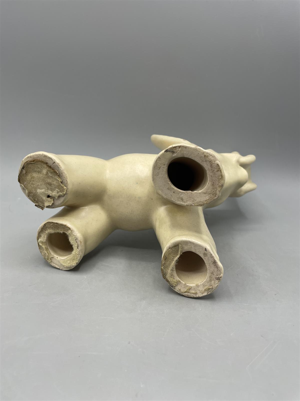 Kupittaan savi keraaminen norsu figuuri, Kerttu Suvanto-Vaajakallio