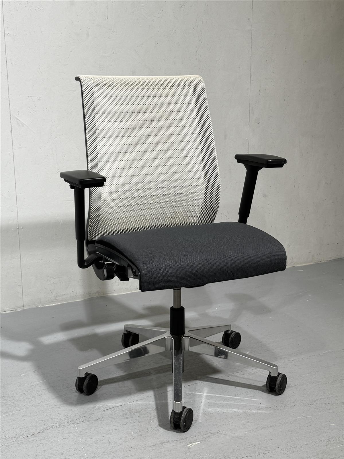 Steelcase Think työtuoli