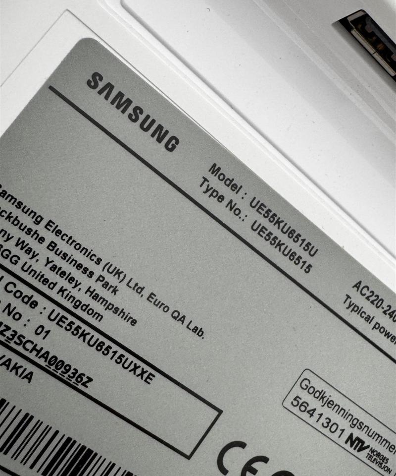 Samsung 4K Ultra HD Smart kaareva TV valkoinen