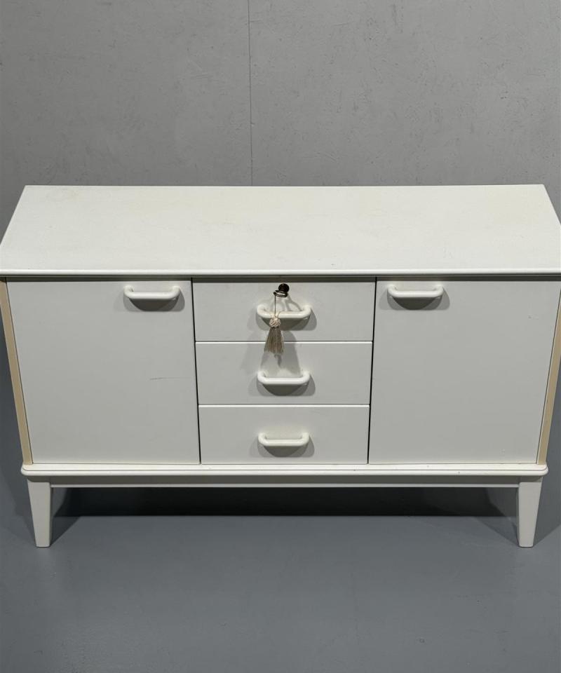 Valkoinen senkki 118cm