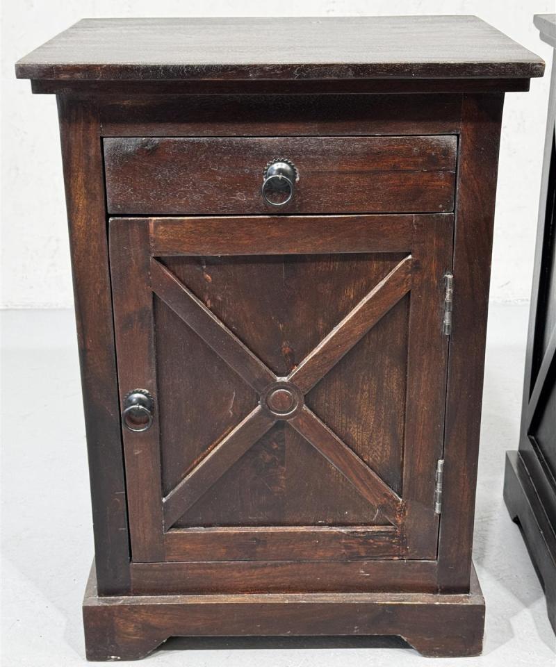 Akaasia yöpöydät (2 kpl)