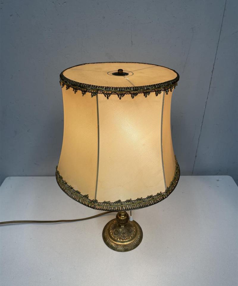 Vintage Klassinen pöytävalaisin messinki