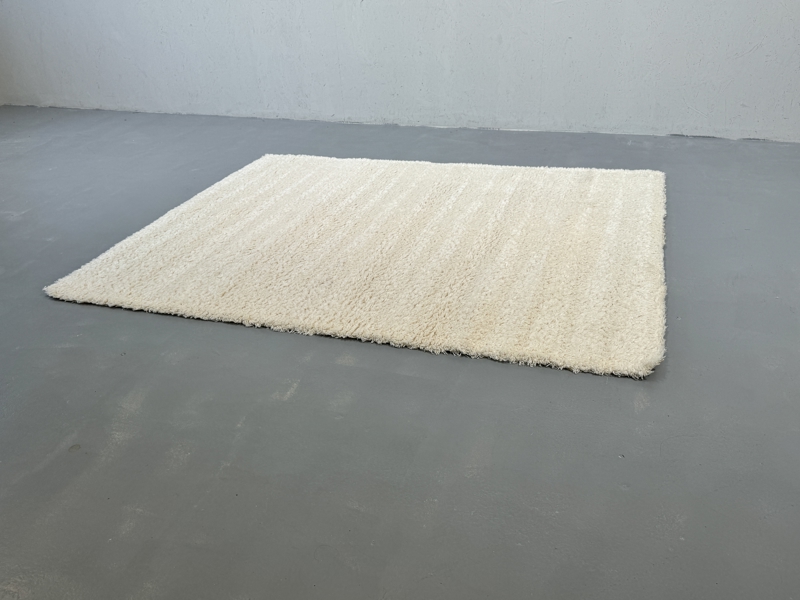 Hanna Korvela (pesty) lampaanvilla 160x202 Majore matto