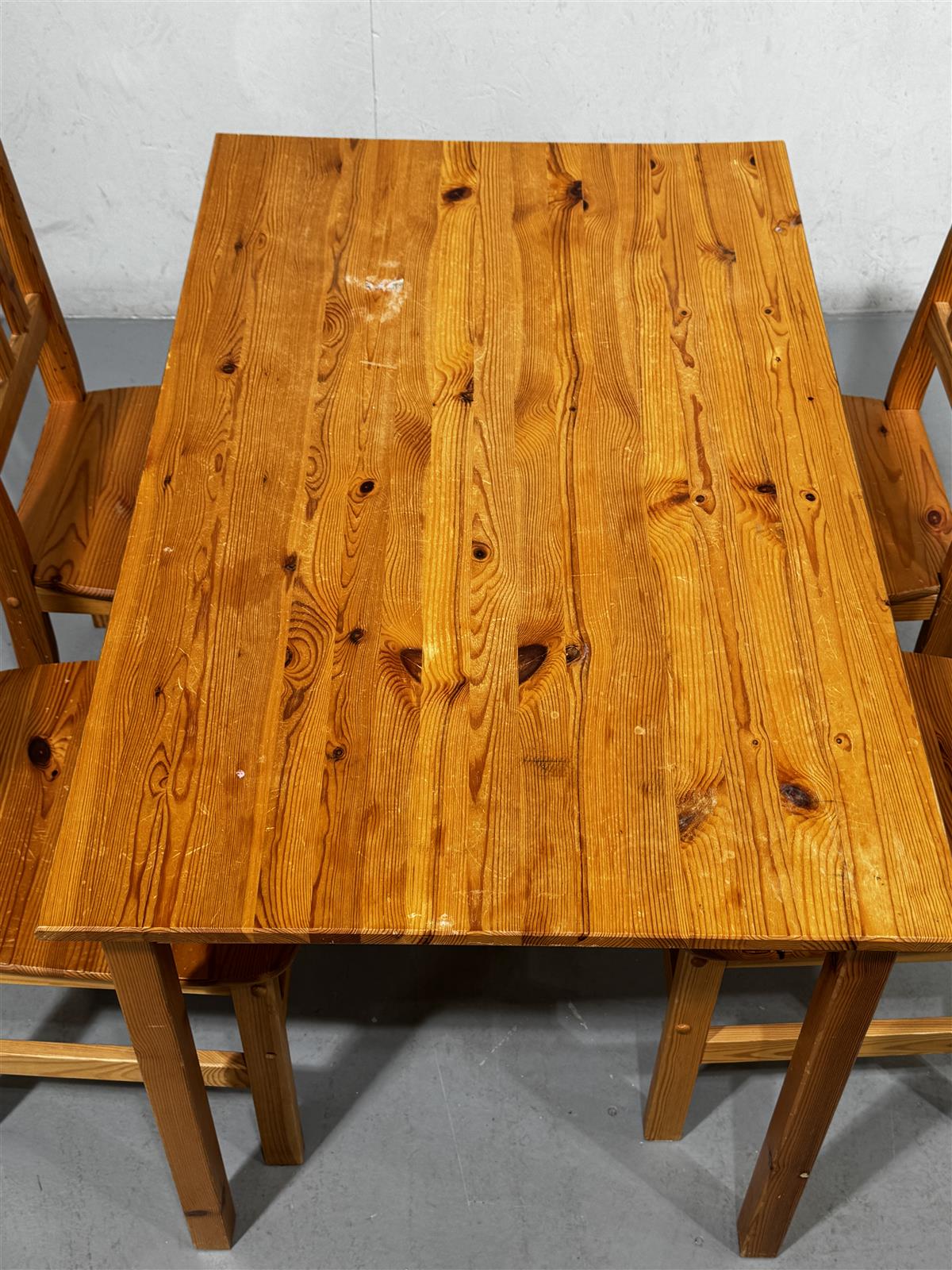 Ruokaryhmä pöytä ja tuolit (4kpl) mäntypuu