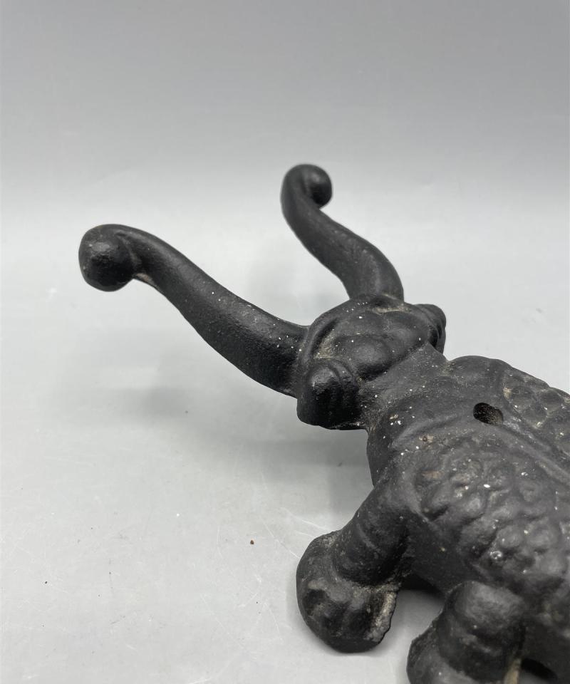 Saapasrenki Koppakuoriainen takorauta